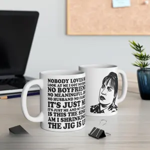 “Nobody Loves Me It’s Just Me” Funny Quote Mug – Viral Comedy Meme Inspired Design – Gift for Introverts, Single Friends & Humor Lovers – Perfect for Office Desk, Coffee Time & Birthday Gifts