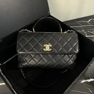 Pre-owned CHANEL Lambskin Shoulder Bags 7.8'' R6459 Shoulder Bag C8354284294 0322 T1 Chloe