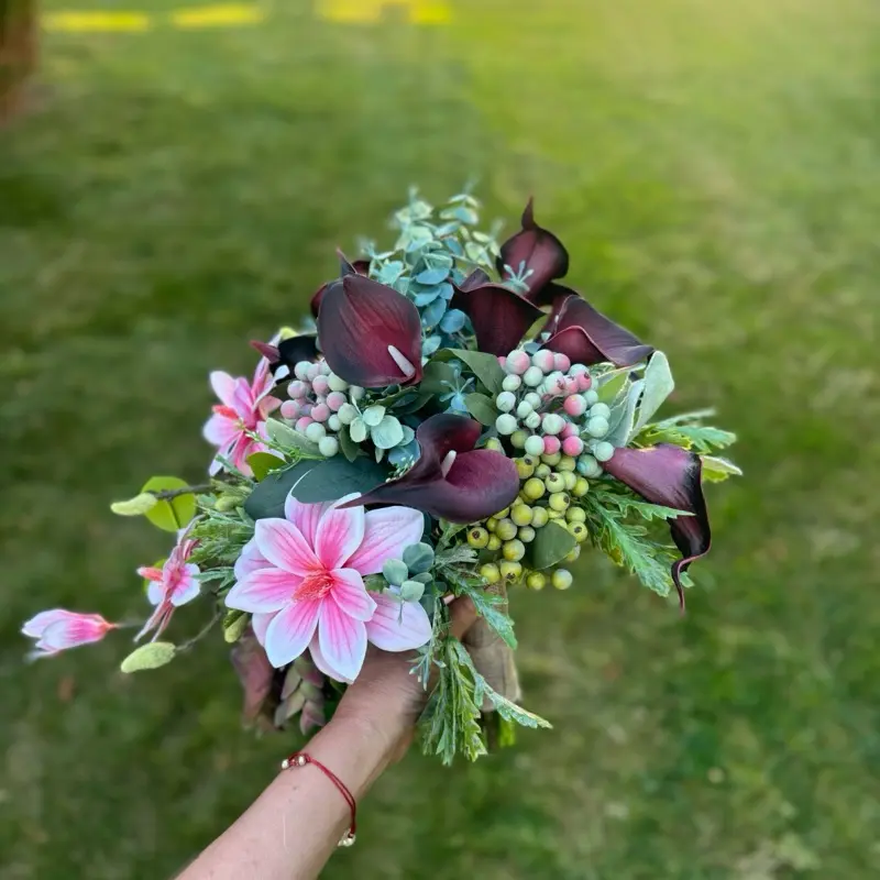 Floral Bouquet for Wedding Bride - Elegant Floral Arrangement with Assorted Flowers and Greenery