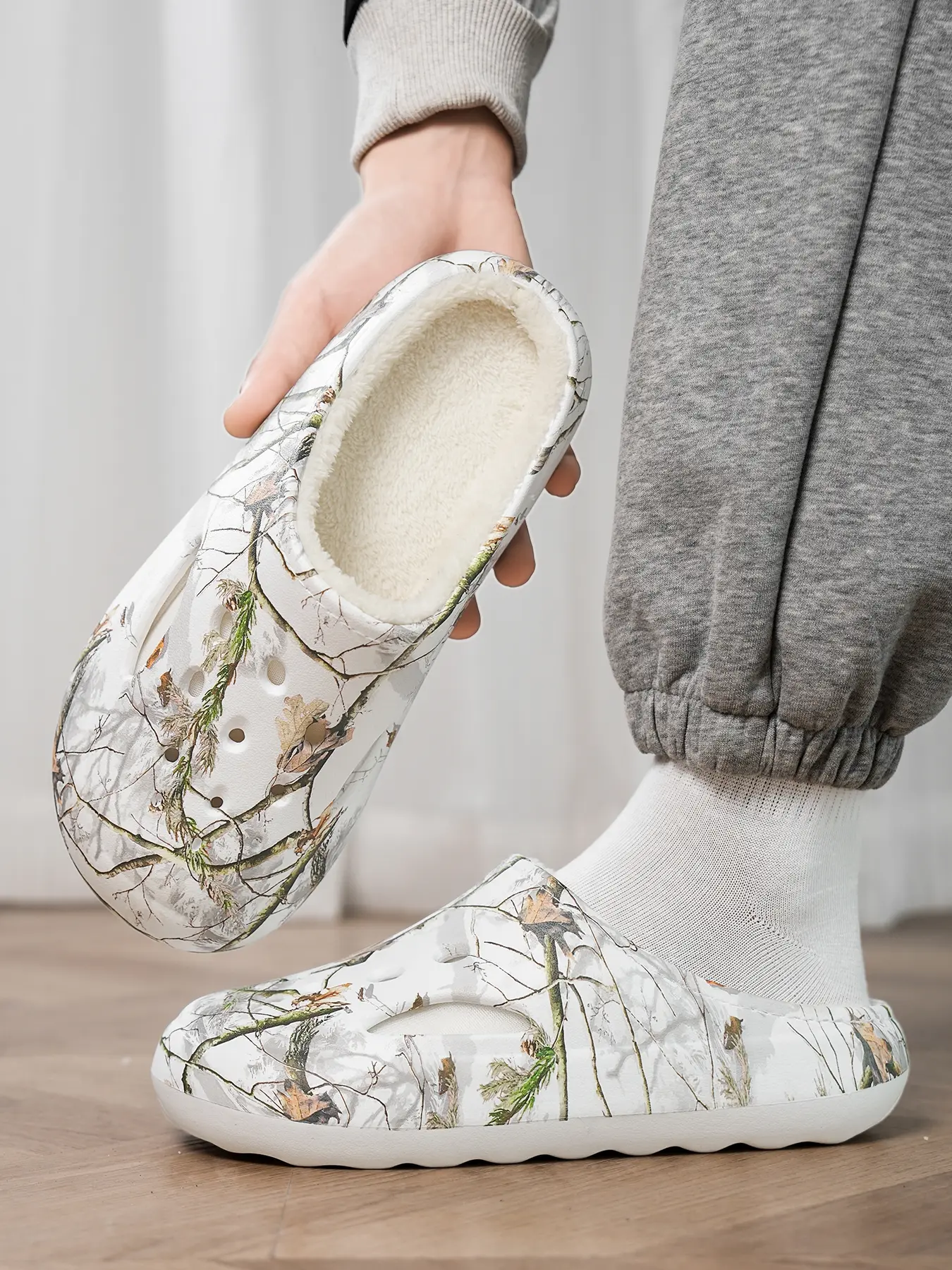 Unisex Luxury Cotton Lined Warm Mules, Random Plant Print, Comfortable Home Wear, Indoor Slippers, Casual Outdoor Shoes, Durable Design, All-Day Wear, Footwear, Warm Slippers, Winter House Slippers