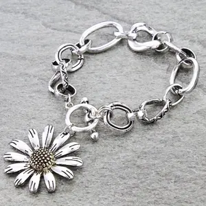 Western Sunflower Toggle Charm Bracelet with Daisy Pendant and Chain Design