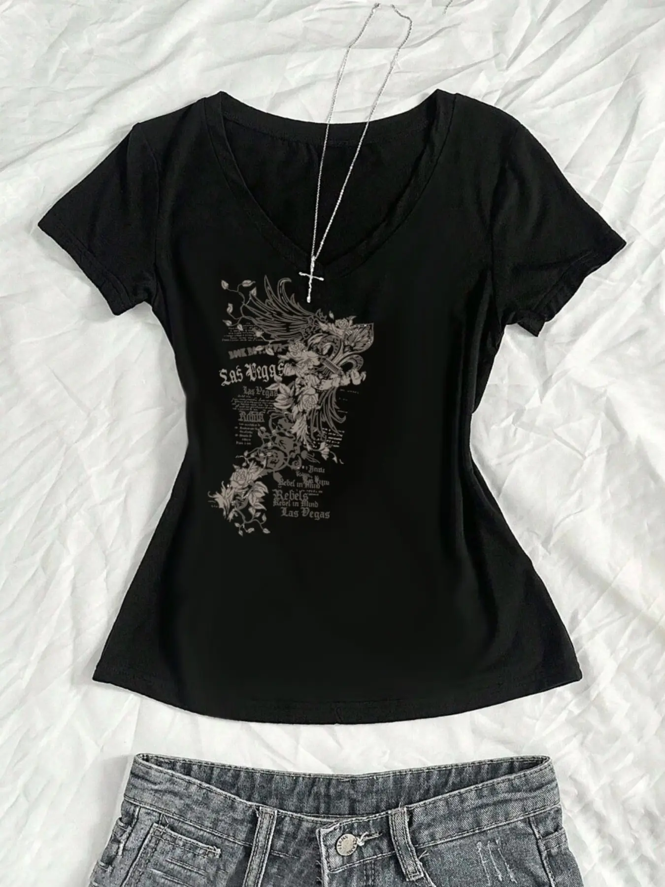 Y2K Dark Style V-Neck Fitted Short Sleeve T-Shirt, Vintage Spice 