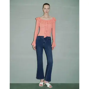 URBAN REVIVO 2026 Spring Women's Elegant Knitted Blouse - Off-Shoulder, Ruffled, Ribbed Fitted Viscose Lace Top, Skinny Raglan Long Sleeves, Polyester Stretch Fabric, Casual T-Shirt-Inspired Medium Length Love Item (Peach, UWG940026)