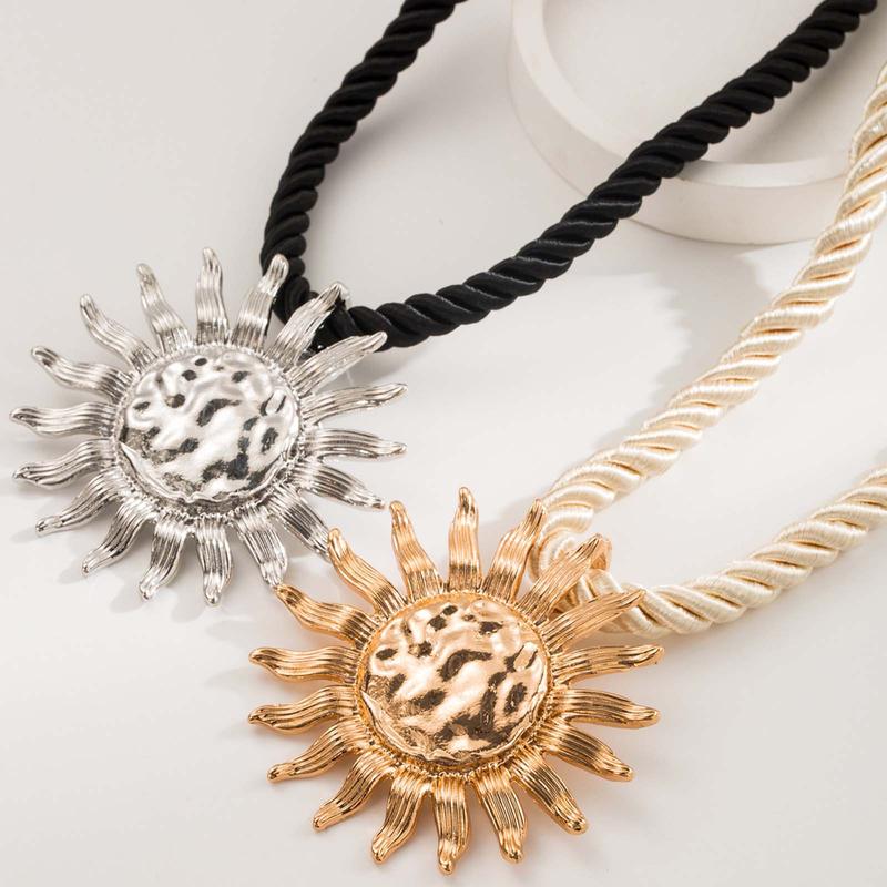 Sun Necklace Golden Sunflower Beach Length Adjustable Clavicle Chain Fashion Accessories