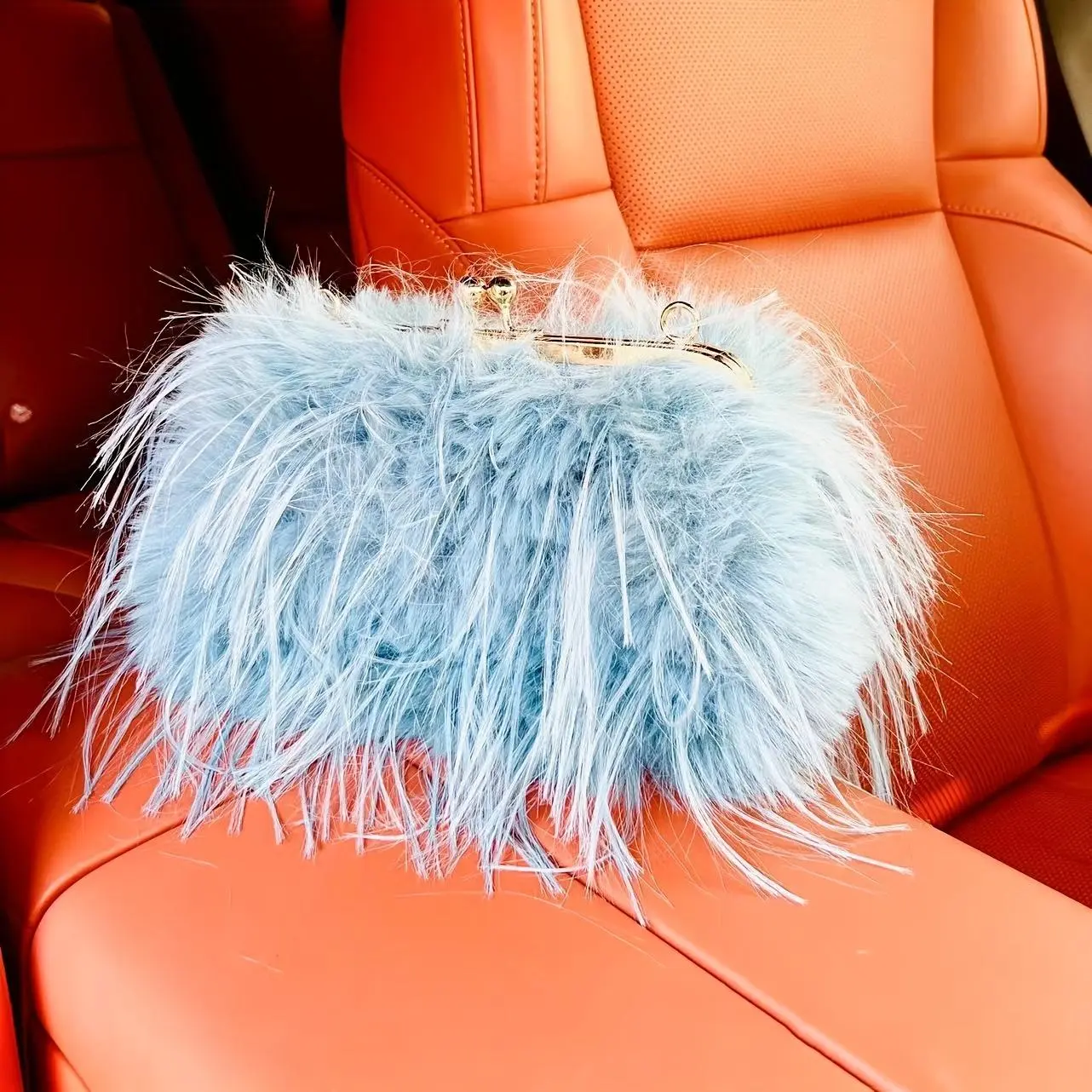 Women's Faux Fur Evening Clutch - Small Fluffy Feather Glamorous Crossbody & Shoulder Bag, Adorned with Pearls Chain, Bags for Women, Ideal for Wedding, Prom