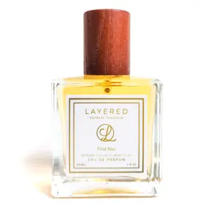 First Kiss - Juicy Litchi, Tart Rhubarb, Nutmeg, Turkish Rose, Peony, Vanilla, Cedar, Vetiver, Cashmeran, Musk