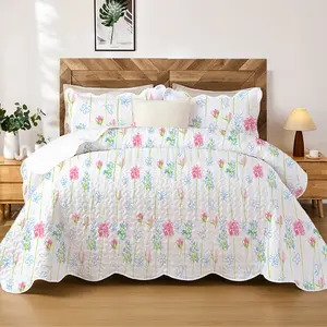 Ultra-thin Fresh Floral Quilt, 3-Side Scalloped Edge Design, 3-Piece Bedding Set, Machine Washable All-Season Bedspread