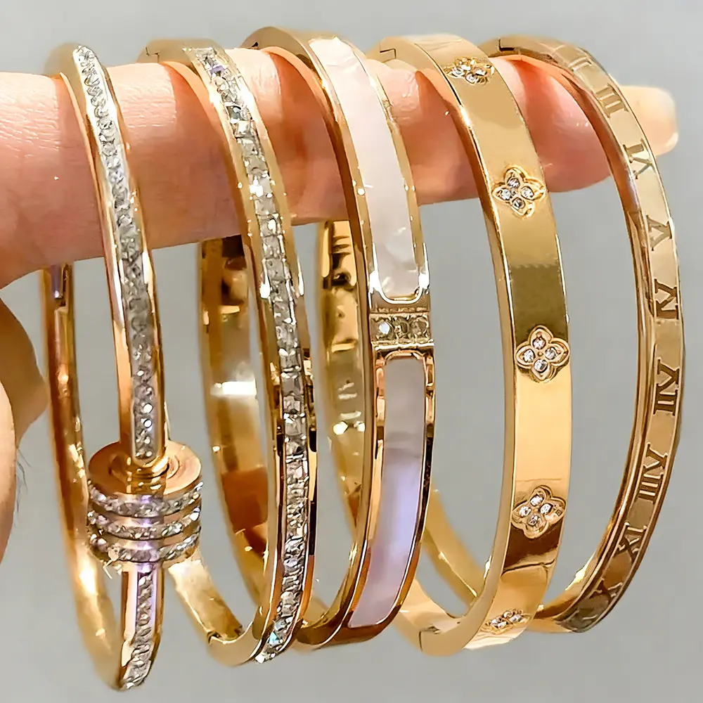 5-Piece Stackable Non-Tarnish Stainless Steel Gold Plated Bangle Set, Elegant Costume Jewelry Bracelets for Daily & Occasion Wear, Fashion Accessories