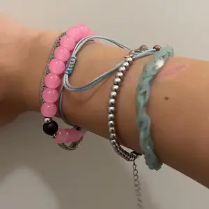 4pcs Couple Friendship Bracelets | Rising Magnetic Sun Moon Design, 4PCS Synthetic Jade Stone Beaded Set, Meaningful Matching Style for Partners, Besties & Long Distance Bonds touchscreen