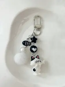 Cute Cat Keychain Kawaii with Fish Design, Cute Animal Theme, Unisex Korean Style Plush Ball Beaded Phone Strap, Backpack Car Accessories Gift
