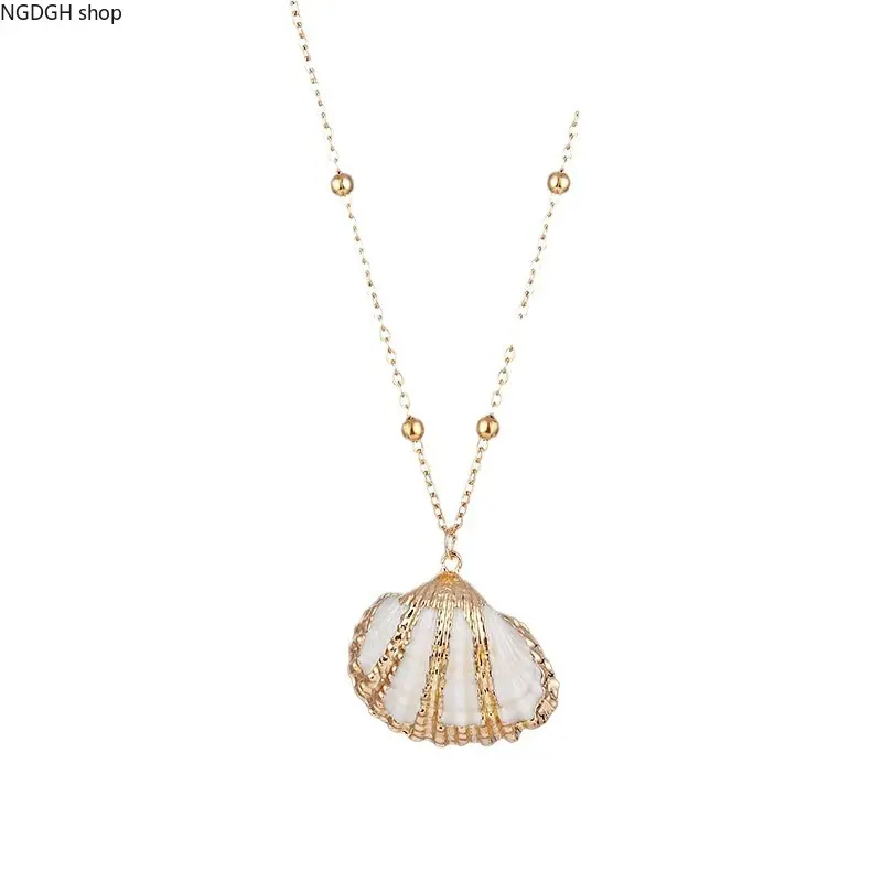 Women's Trendy Ocean Shell Gold Necklace - Elegant Natural Turquoise Seashell Pendant, Shiny Gold Beaded Chain, 10g Lightweight Hypoallergenic Jewelry for Summer Beach Vacation & Daily Wear