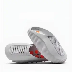 Mens Durable Pre-Game Slides – Textured, Energy-Returning Foam Sole for Traction & Comfort on Any Surface