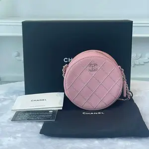 Pre-owned CHANEL Calfskin Crossbody Bags BJ1102004088 Round Vanity Pink