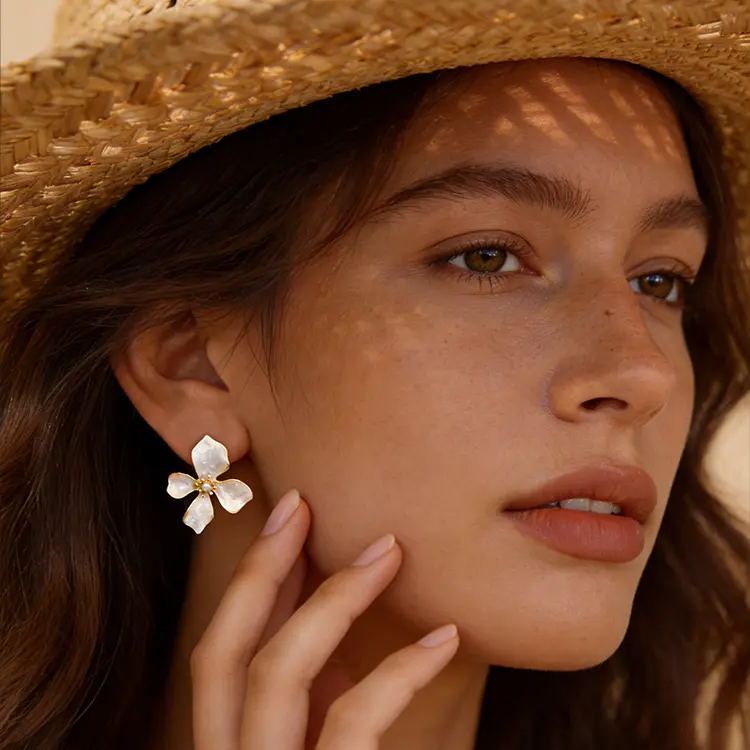 PEALICIOUS Floral Earrings for Women, White Flower Stud Earrings Elegant Flower Hawaiian Earrings as Vacation Jewelry,Flower Design Statement Bohemian Pearl Decor Flower Earings Wedding Accessories
