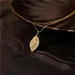 Simple Gold Color Stainless Steel Leaves Pendant Necklace Retro Women Box Chain Clavicle Chain Jewelry Accessories