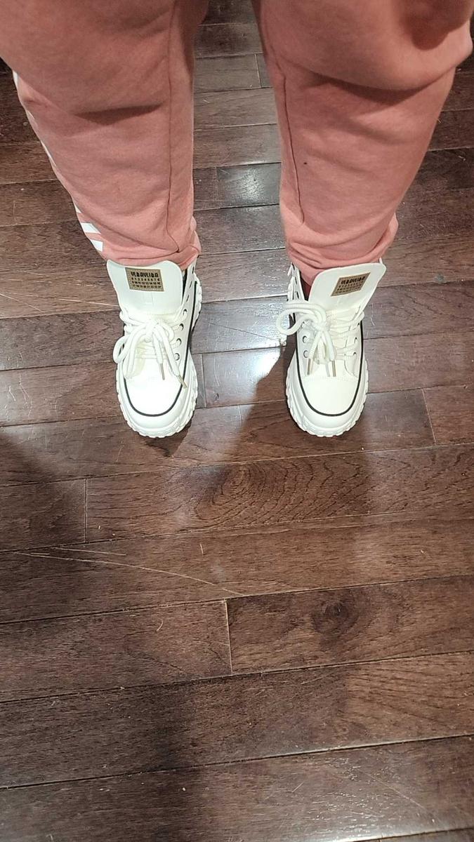 Item: Black, US7.5 (EU39)