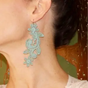 Vine Lace Earrings Lightweight 4 in. Free Standing Lace with Stainless Steel Hook Clear Backing Perfect for Bridesmaids Brides Wedding Prom