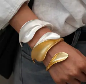 DuoWave Sculpted Cuff Set