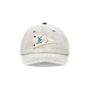 [Spanish] - POP MART Hirono Living Wild – Freedom Island Nautical Flag -Gorro de ala corta a rayas