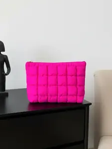 Ladies' fashion quilted plaid convenient makeup bag, casual solid color pleated design lightweight large-capacity storage bag Cosmetic Pouch