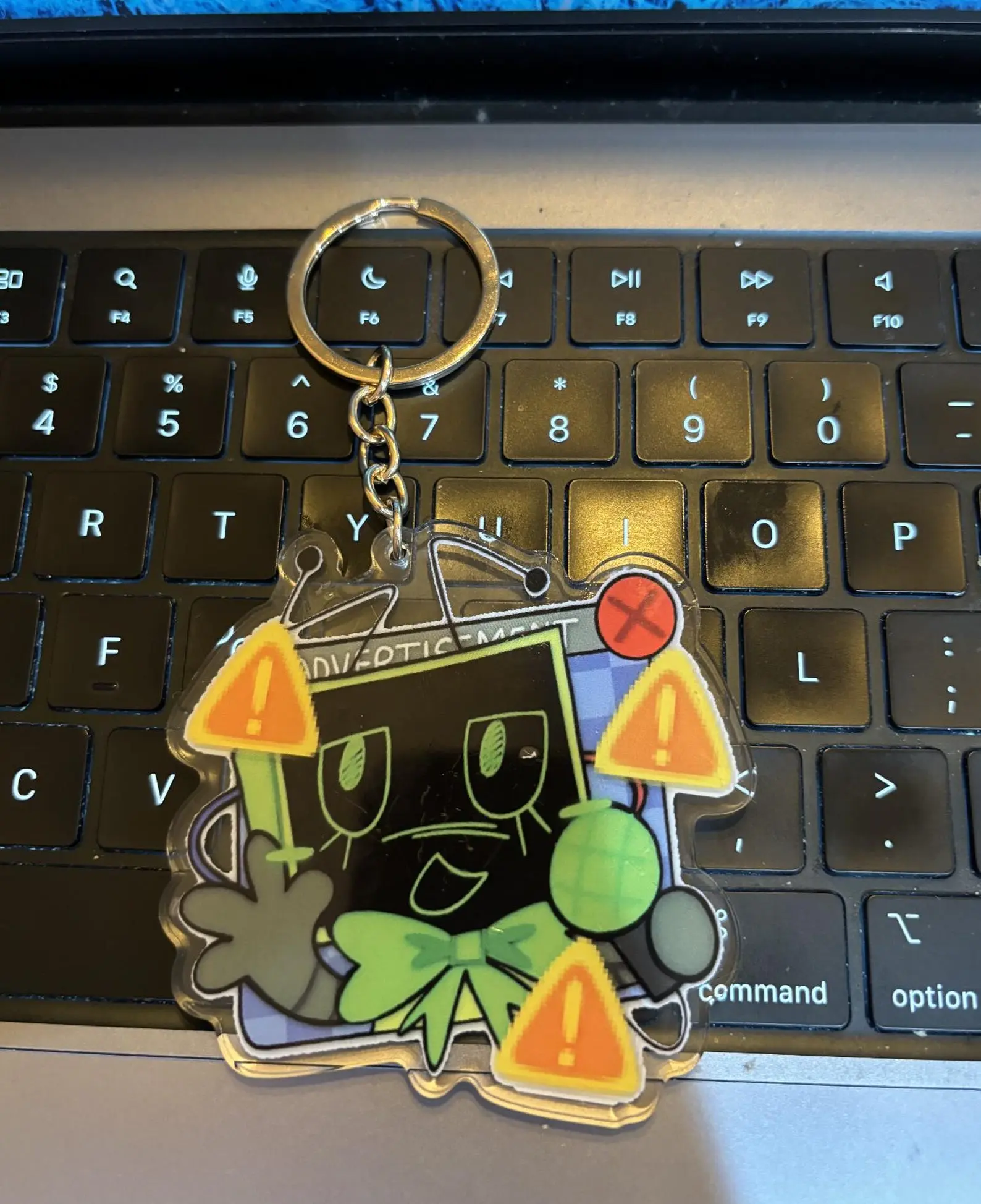 Vee Roblox Dandys World Keychain, Vee Keychains, Vee Dandy World, Osc, Vee, Vee Daddys World, Sprout Daddys World, Phighting, Daddys World Roblox Gift – Cool Accessory for Bags, Keys, or Backpacks