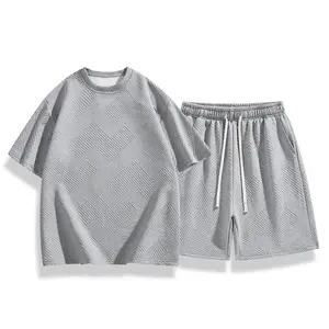 Men's casual set featuring stylish geometric patterns and adjustable waist shorts in a regular fit, ideal for casual sports.