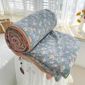 A summer thin blanket with air conditioning, machine washable, skin friendly, breathable, single piece without pillowcase, suitable for office, bedroom, dormitory