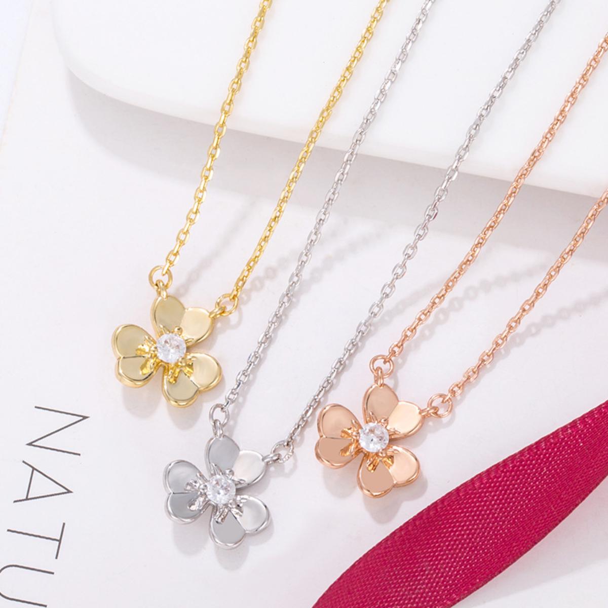 Elegant Four-Leaf Clover Pendant Necklace, Minimalist Collarbone Chain for Daily & Office Wear