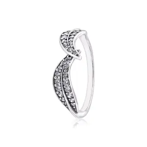 Pandora Sparkling Leaves Ring 199533C01-58