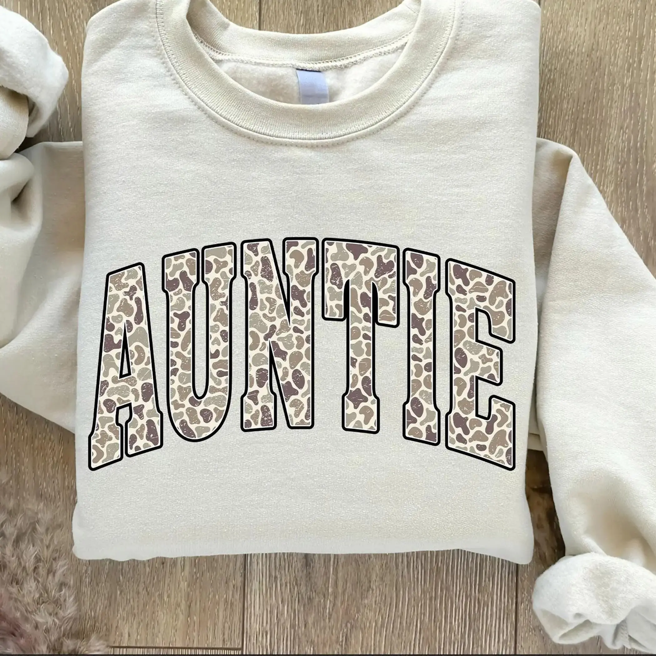 Camo Auntie Sweatshirt, Camo Lover Crewneck, Auntie Sweater, Birthday Gift for Aunt, Gift For Her