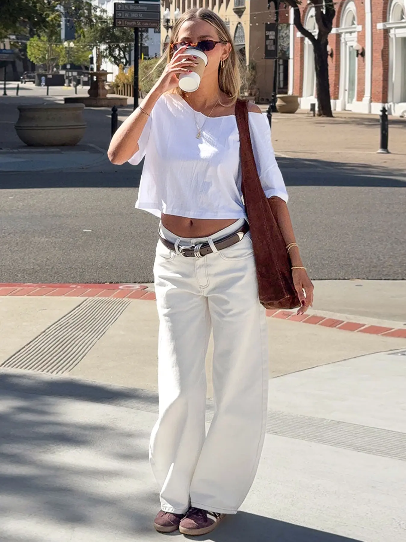 Women's Casual Basic Solid Color Scimitar Pants, Loose Fit Baggy Denim Jeans, Comfortable and Versatile, Perfect for Everyday Wear, Bottoms