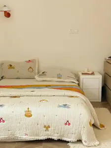 SOPHNI Cotton Puff Quilt-8 layers of silk yarn and cotton yarn interwoven into a mesh