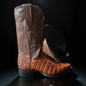 Men’s Alligator Skin Print Cowboy Boots. Brown Leather Cowhide Boots. Round Toe Gator Skin Boots. Bota Vaquero De Pie Caiman. Bota De Caballero.