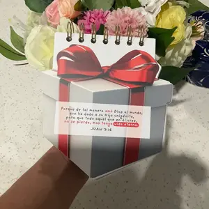Libreta en forma de regalo