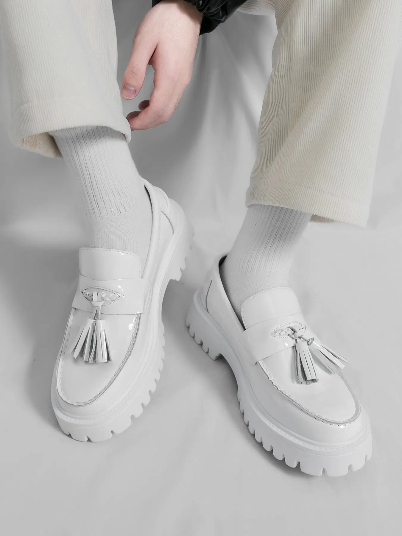 Men's Tassel Thick Sole Business Casual Loafers, Glossy Leather, High-End Gentleman Style, Youthful Trendy Shoes, Slip On Shoes, Low Top Loafers, Elegant Plain Loafers