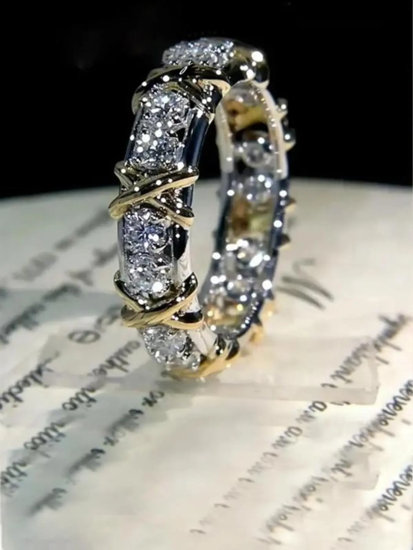 Luxury Shiny Rhinestone Cross Design Ring, Unisex Fashion Accessory, Perfect Birthday Gift, Elegant All-Match Jewelry, Elegant Glittering Ring, Fashion Rings, Beautiful Rings, Rhinestone Decorated Ring
