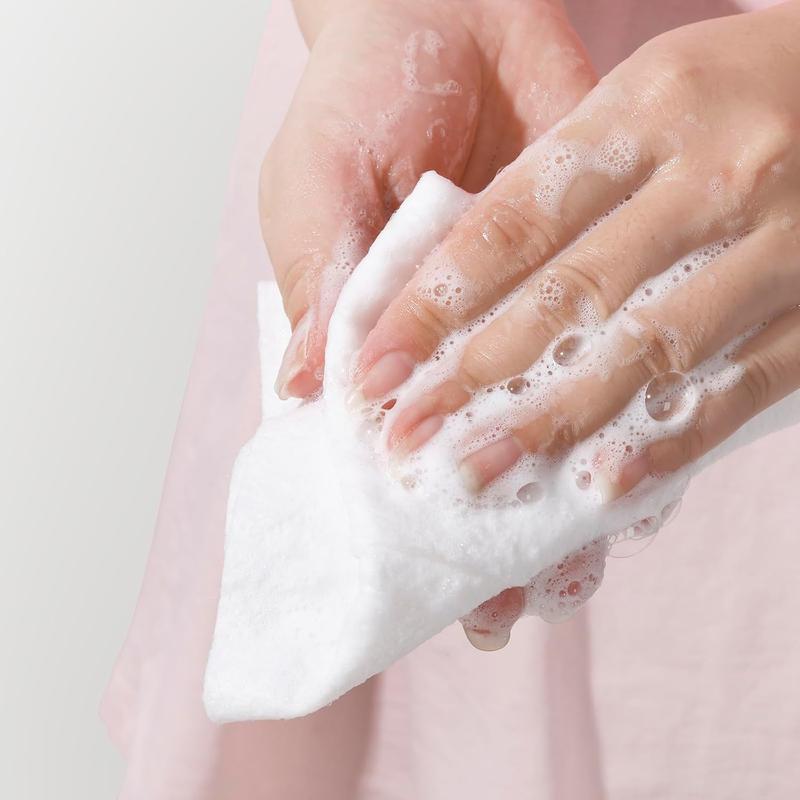 3PACKS Disposable no-rinse shower wipes，Bath Towel with built-in body wash, all-in-one shower towels. Simply wet, rub to lather, and wipe off the foam—no rinsing required. Quickly cleanse your body anytime, anywhere,30*30cm(11.8*11.8in)