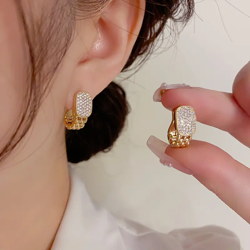 Soco High-end geometric full-diamond earrings DDES0702, niche design, stylish and luxurious 14K gold-plated earrings