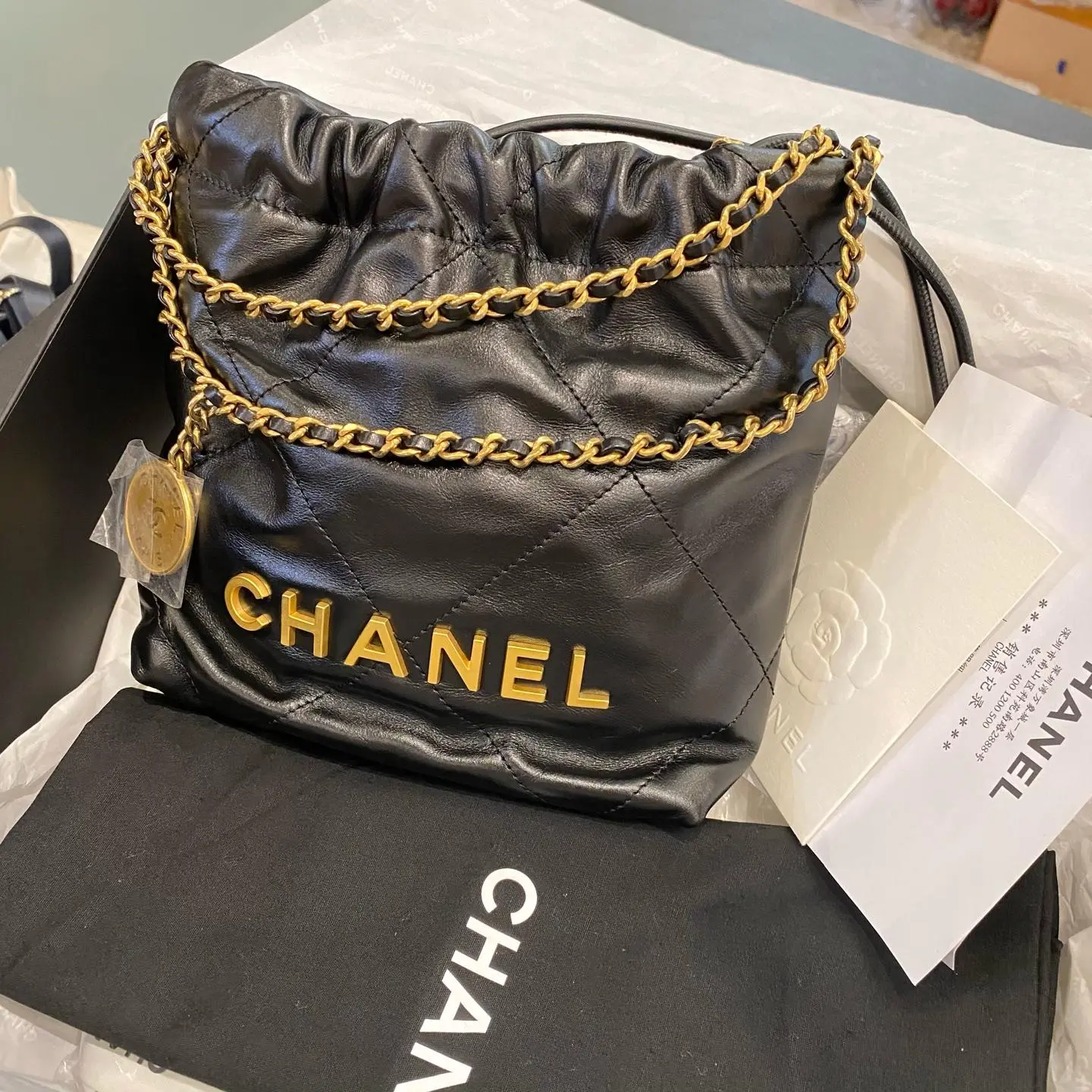 Pre-owned Chanel Brand new Chanel/Chanel black gold 22bag mini tote bag calfskin chip type, accessory box dust bag ticket size 20* XH 20953636
