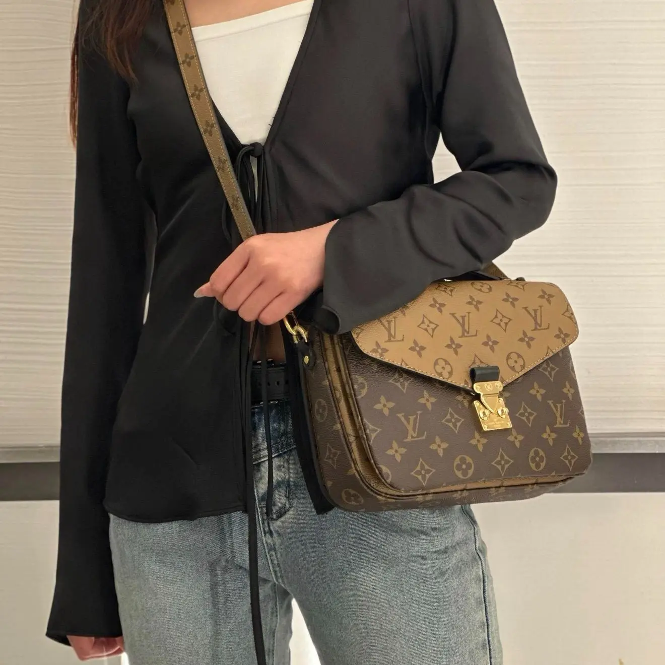 Pre-owned Louis Vuitton Pochette Métis Classic Monogram Reverse Canvas Bicolor Messenger Handbag Shoulder Purse Full Authentic Microchip Version