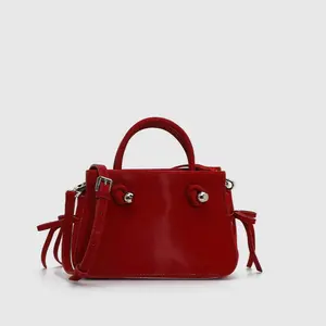 URBAN REVIVO 2026 Summer Faux Leather Women's Handbag with Bow Detail Handle, Bow-Knotted, Chain-Accented, Elegant, Embellished Shoulder Bag, Bow-Knotted Women's Handbags, Chain-Accented Women's Handbags