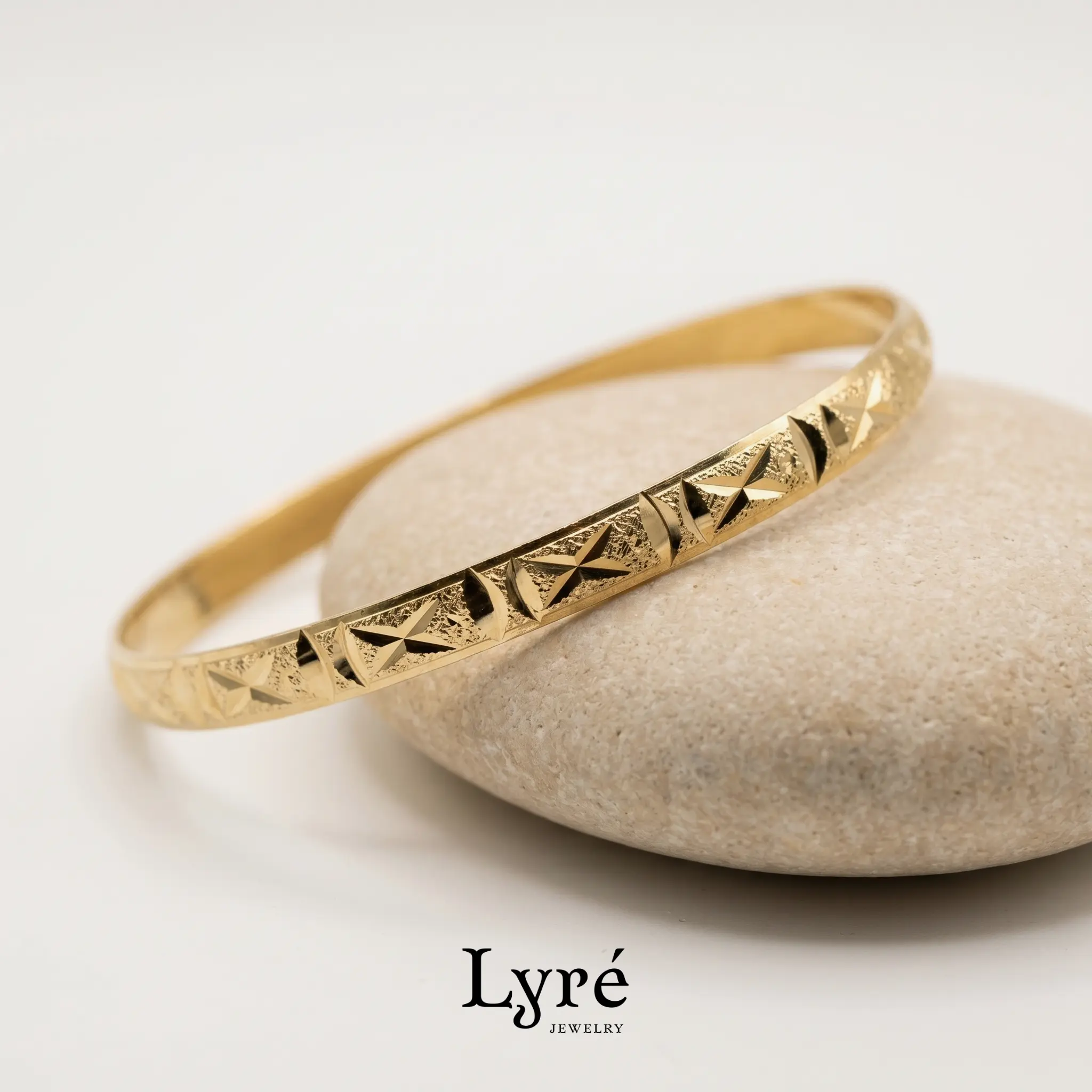 Nadia Moroccan Star Cut Gold Bangle | BNG006