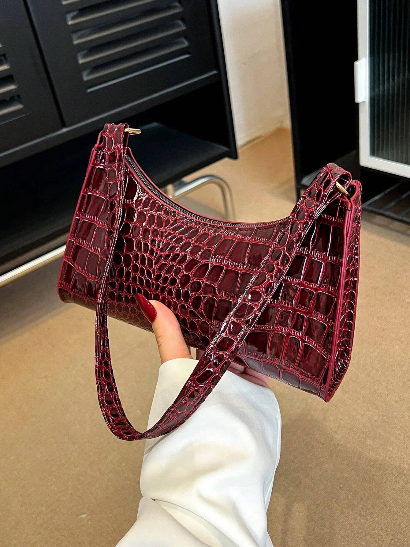 USAE Women Solid Color Minimalist Shoulder Bag Fashionable Burgundy Red Bag Everyday Use Small Handbag Crossbody Chic Elegant
