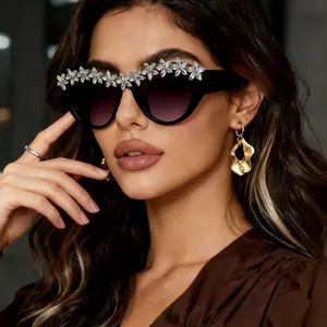 Rhinestone Flower Sunglasses for Women, Vintage cat eye  Frame Bling Crystal Decor Sun Glasses, UV400 Protection Fashion Shades for Party,wedding, Vacation fashion accessories