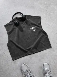 Men's simple and loose-fitting short-sleeved T-shirt, made of high-quality cotton fabric, featuring a minimalist printed design.  A trendy street style garment for summer. Sleeveless loose design