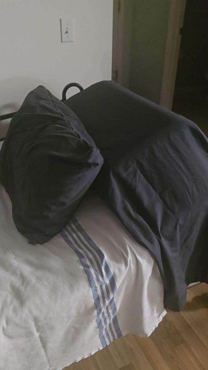 Item: Navy Blue, Twin