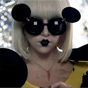 Vintage Lady Flip Sunglasses Women Fashion Chic Sun Glasses Men Retro Classic Round Funny Shades Trendy Gaga Party Accessories