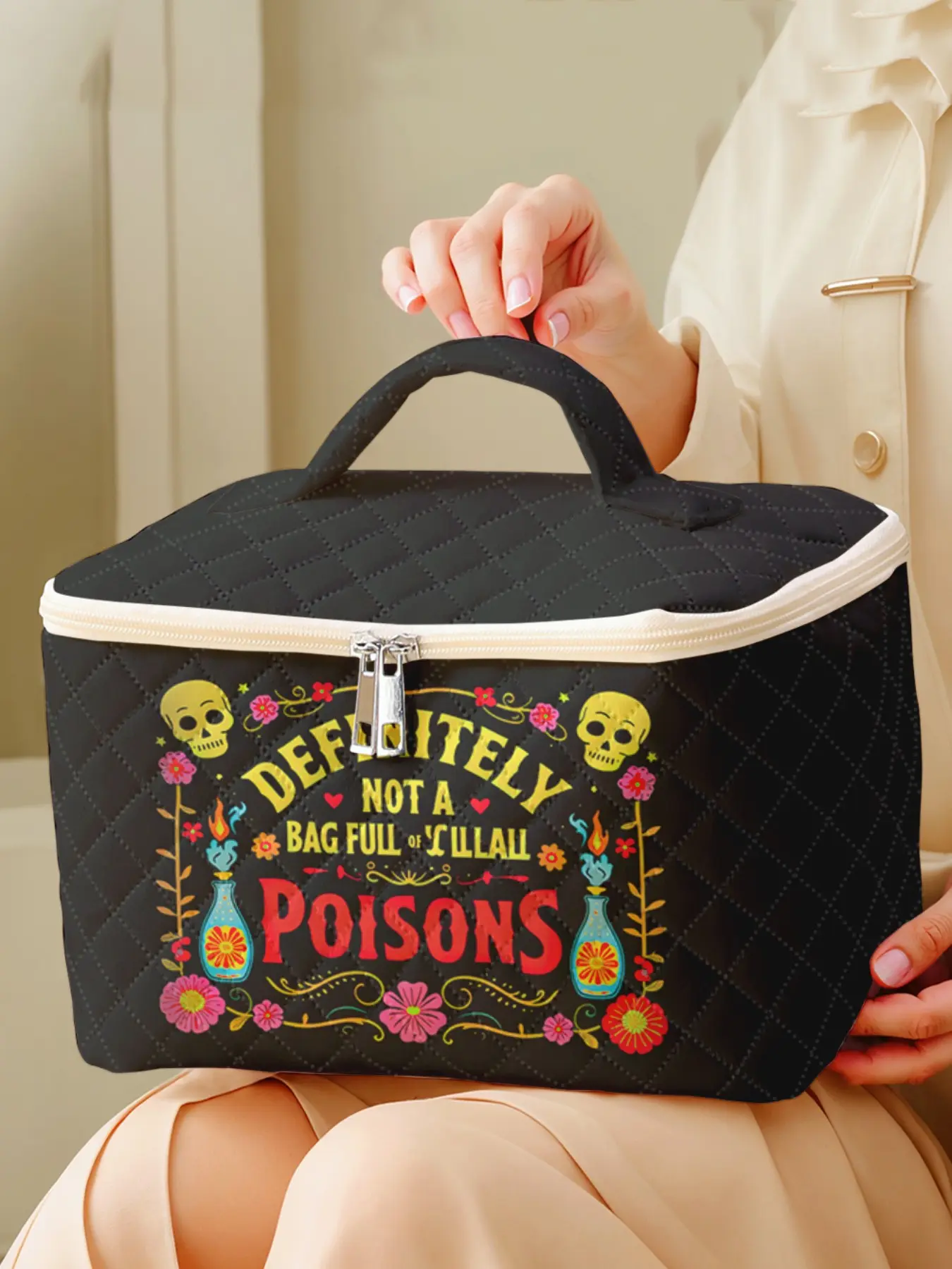 Skull Poison Pattern 2D Print Travel Makeup Bag, Large Capacity Cosmetic Organizer, Portable Brush and Accessory Case, Cute Fashion Makeup Pouch, Cosmetic Travel Bags, Travel Beauty Bag