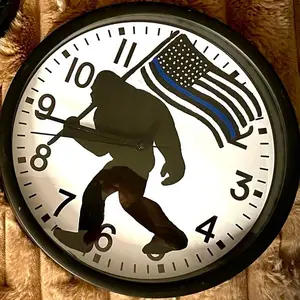 Big foot thin blue line clock