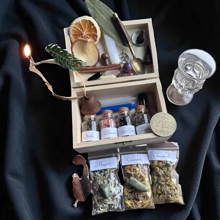 Nature-Infused Witch Kit Box Home Fragrance Set with Scented Incense, Compact Portable Incense Sticks, Spray, Lavender, Dried Herbs, Oils, Crystals, Candle & Essential Components, Ideal Gift for Witchcraft Enthusiasts, Scent